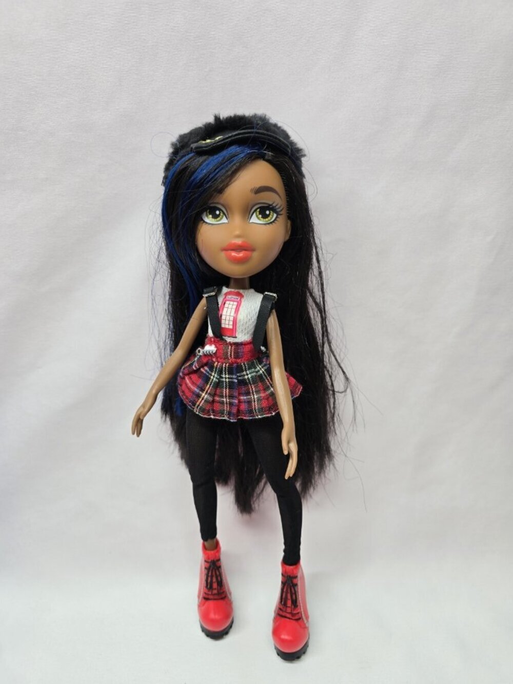 2015 Bratz Study Abroad Sasha Doll Britain Edition